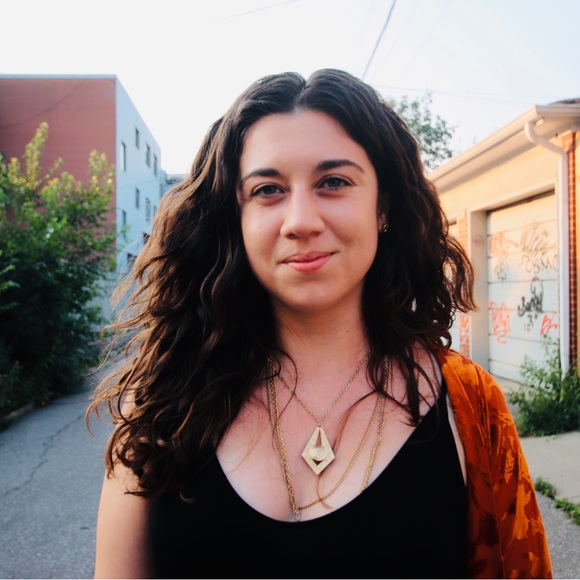 Meet your Posher, Krista - Picture 1 of 1